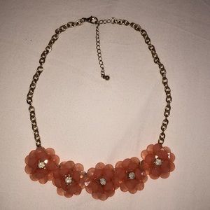 Trendy floral necklace